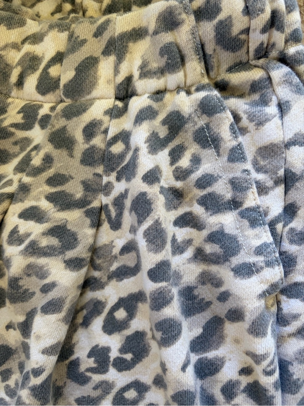 aerie Leopard Print ohSnap-Up Sweatshirt and Trouser in Cake Batter (Set) - Picture 7 of 16